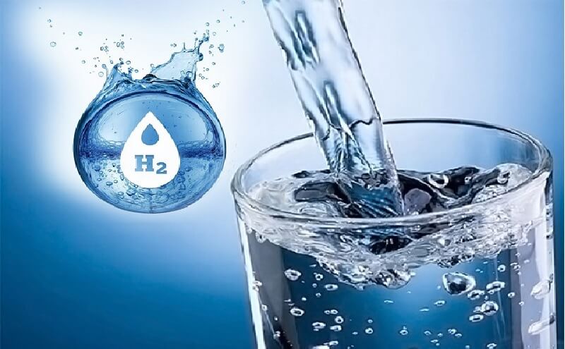 Uống đủ 2 lít nước mỗi ngày sẽ khiến cơ thể khỏe khoắn hơn