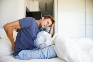 Tình trạng đau lưng thường xảy ra khi nằm ngủ