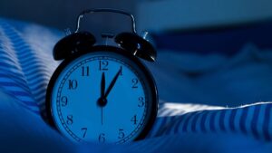 Giờ ngủ khoa học nên bắt đầu và thức dậy khi nào ? 