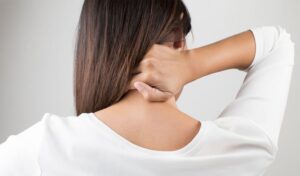 Bị tê tay khi ngủ là bệnh gì? Dây thần kinh bị chèn ép có gây bệnh tê tay ? 