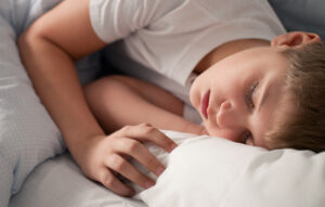 Thanh thiếu niên có thời gian đi ngủ dựa vào thời gian thức dậy 